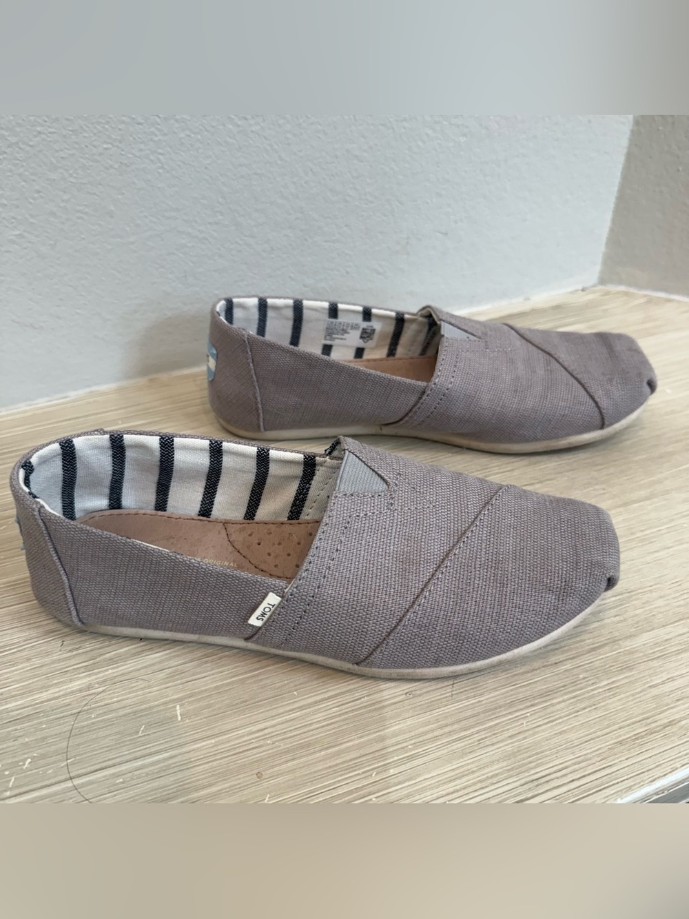TOMS women’s Classic Slip-On Shoes in Taupe size 6.5